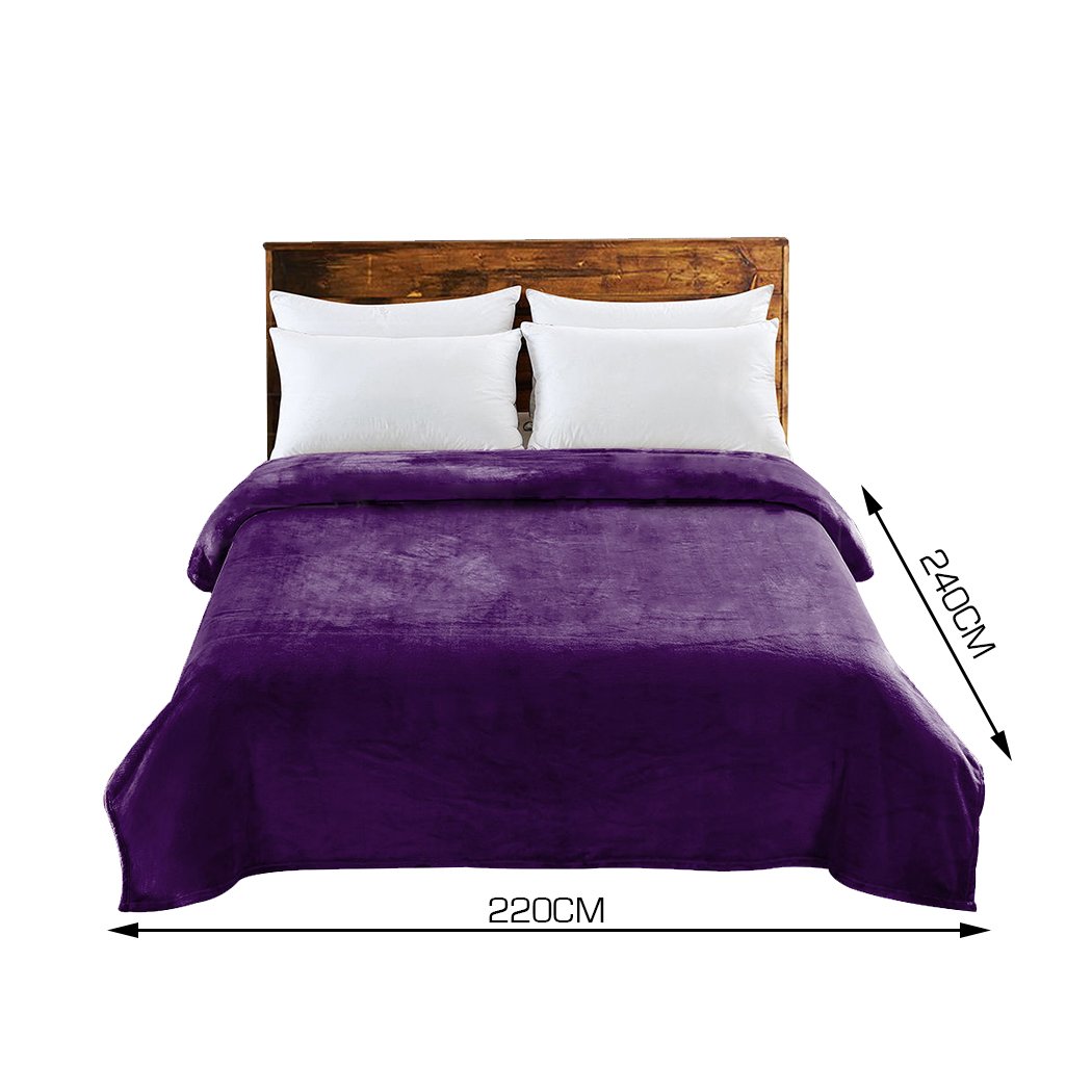 DreamZ 320GSM Ultra Soft Mink Blanket in aubergine color, showcasing its plush texture and generous size of 220x240cm.